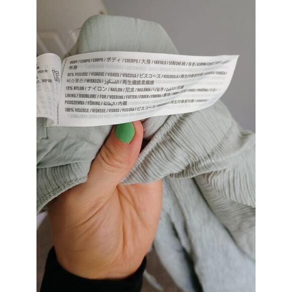 Abercrombie and Fitch women's pants size medium - Picture 9 of 11